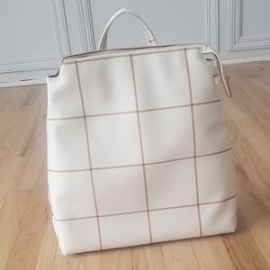 Backpack/ never been used